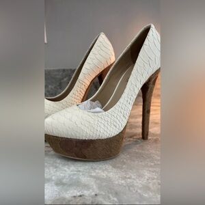 Kate Ferguson Size 6 M White Leather Stiletto Heels Pumps Shoes For Women
